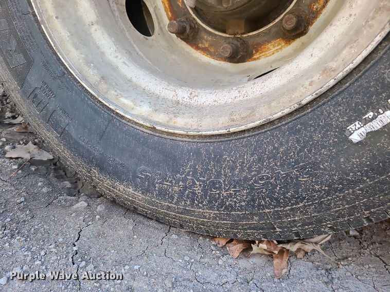 image for item MJ9525 2015 Landoll tilt deck equipment trailer