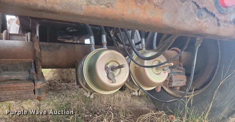 image for item ML9285 1995 roll-off container trailer