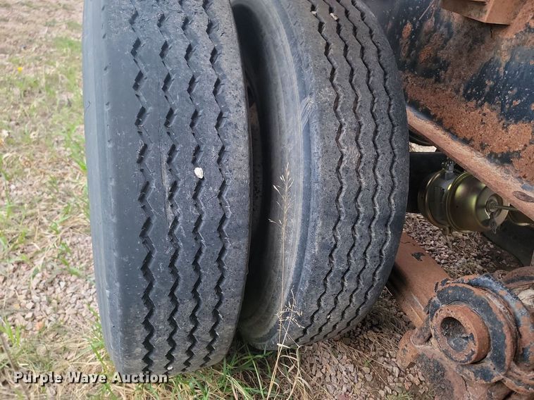 image for item ML9285 1995 roll-off container trailer