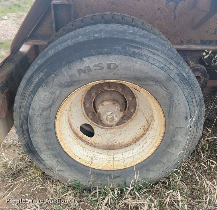 image for item ML9285 1995 roll-off container trailer