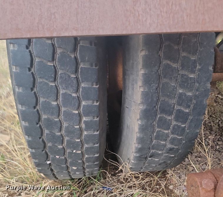 image for item ML9285 1995 roll-off container trailer