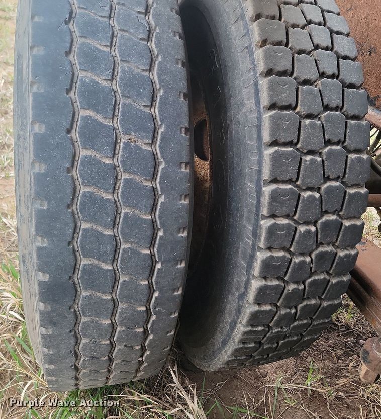 image for item ML9285 1995 roll-off container trailer