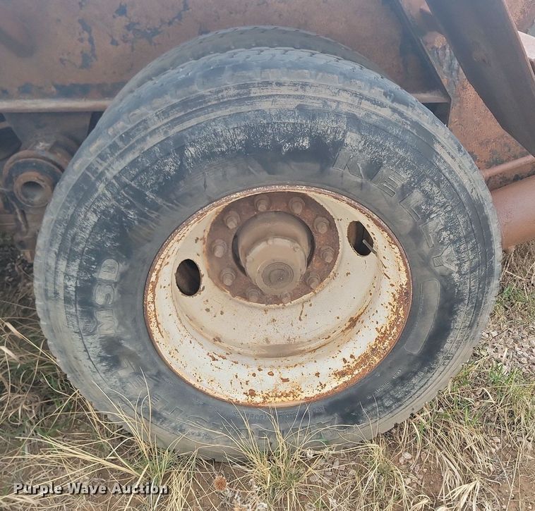 image for item ML9285 1995 roll-off container trailer