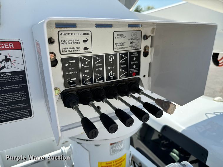 image for item ND9225 2015 Dodge   Ram 5500HD bucket truck