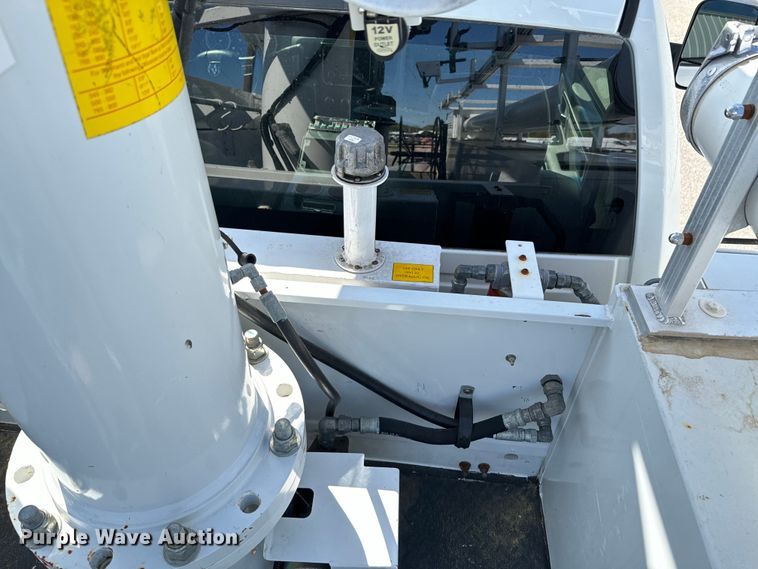 image for item ND9225 2015 Dodge   Ram 5500HD bucket truck