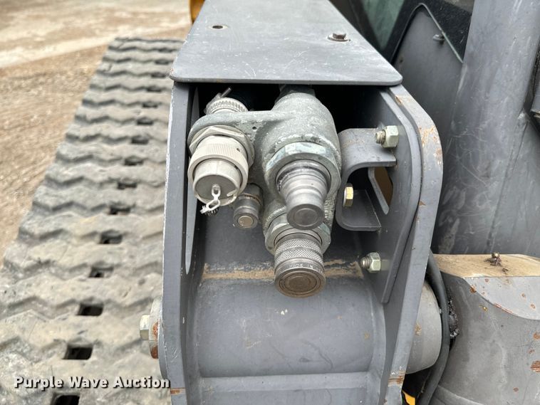 image for item ND9245 2016 Volvo MCT 135C tracked skid steer loader