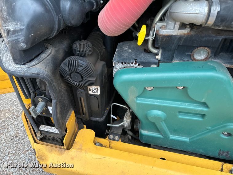 image for item ND9245 2016 Volvo MCT 135C tracked skid steer loader