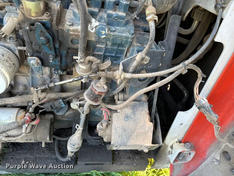 image for item ND9250 2004 Bobcat T300 tracked skid steer loader