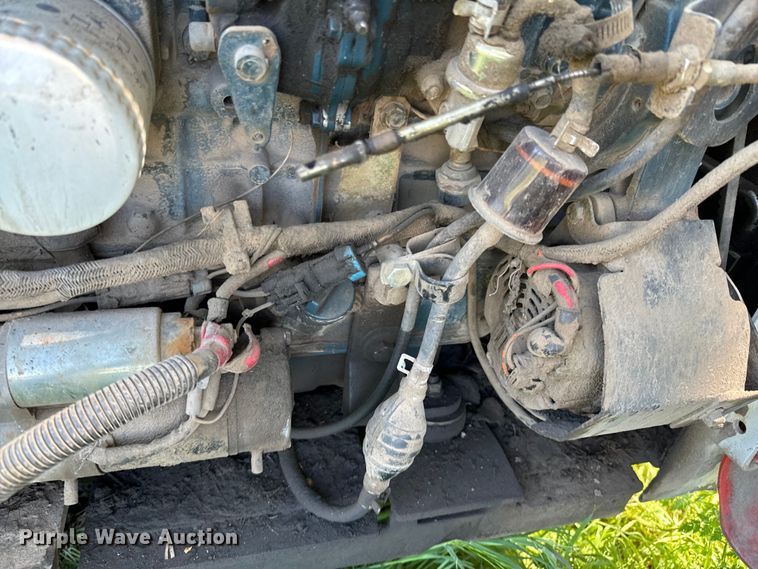 image for item ND9250 2004 Bobcat T300 tracked skid steer loader