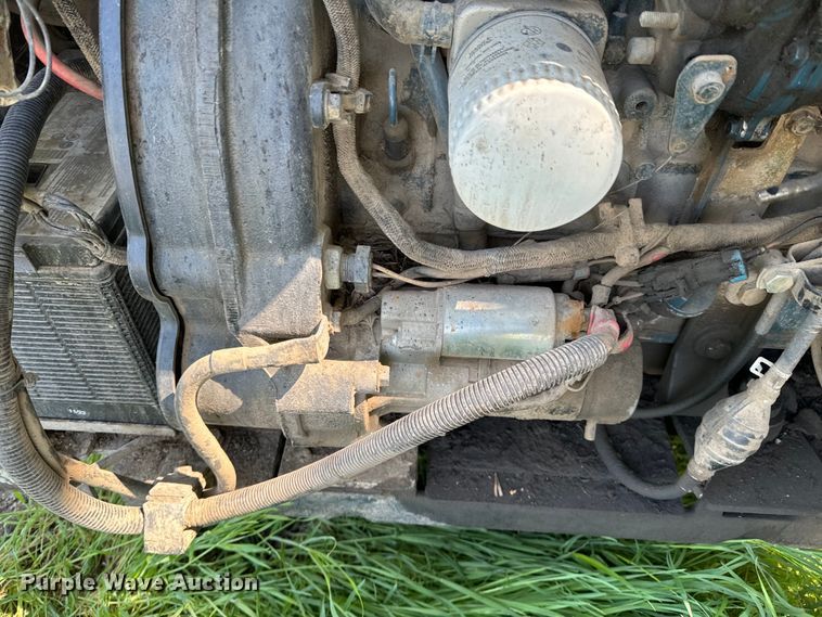 image for item ND9250 2004 Bobcat T300 tracked skid steer loader