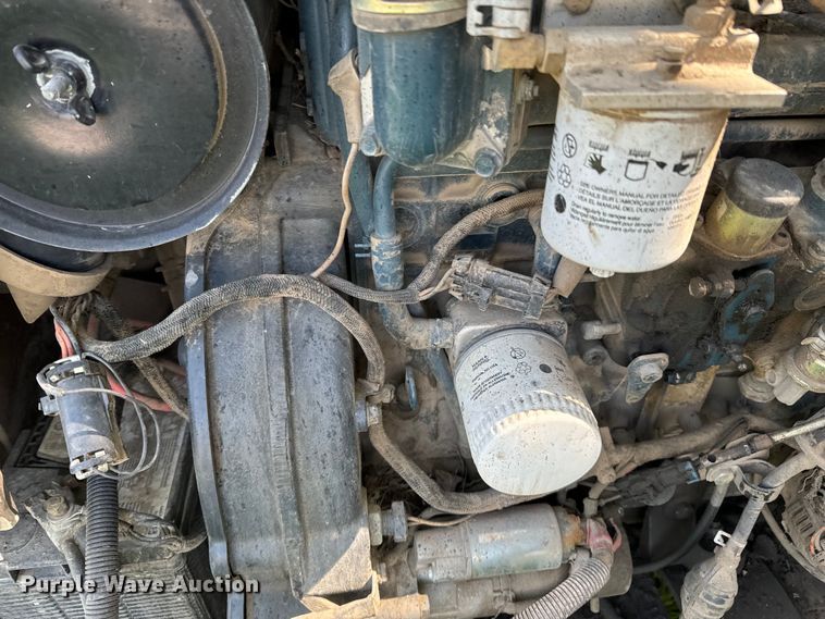 image for item ND9250 2004 Bobcat T300 tracked skid steer loader