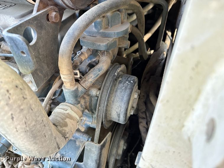 image for item ND9250 2004 Bobcat T300 tracked skid steer loader