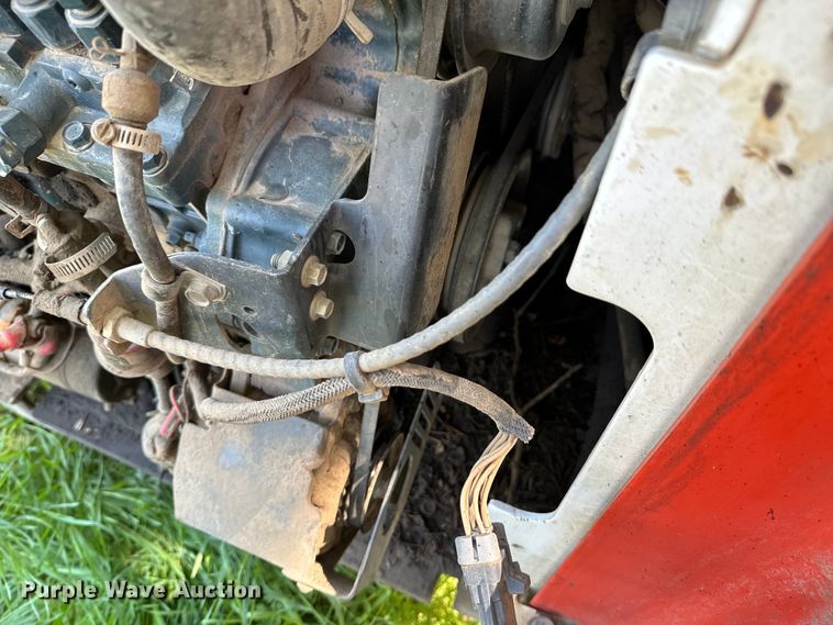 image for item ND9250 2004 Bobcat T300 tracked skid steer loader