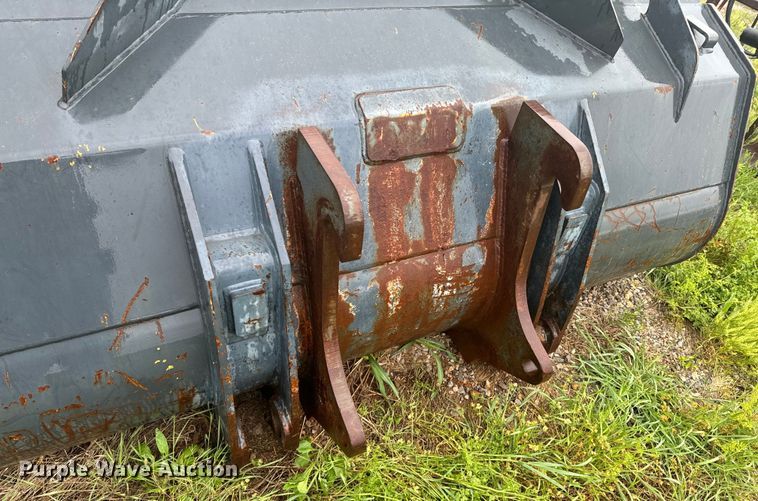 image for item ND9306 Hyundai HL740-7 telehandler bucket