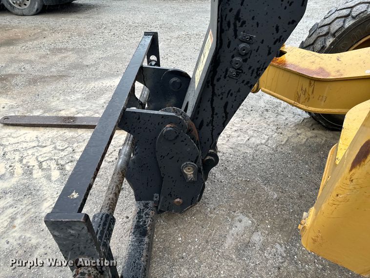 image for item ND9310 2013 Caterpillar TL1055C telehandler