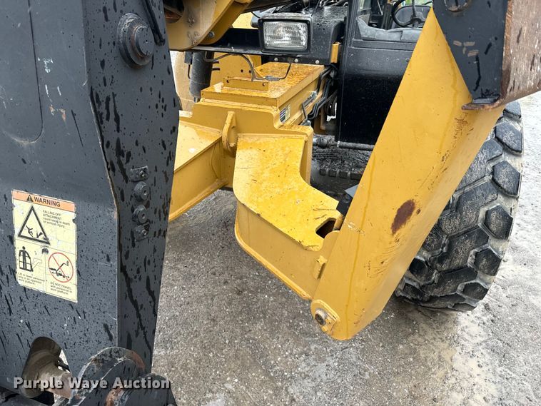 image for item ND9310 2013 Caterpillar TL1055C telehandler