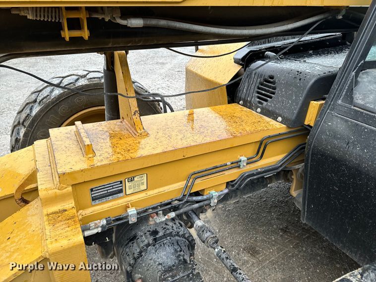 image for item ND9310 2013 Caterpillar TL1055C telehandler