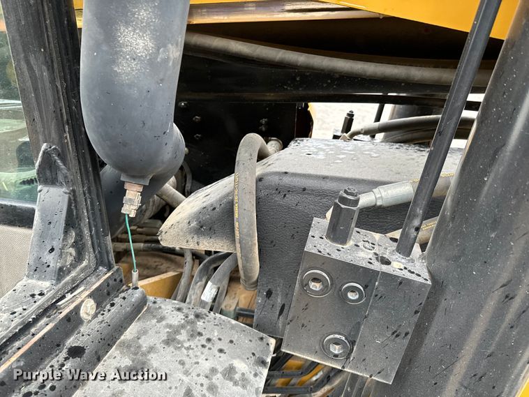 image for item ND9310 2013 Caterpillar TL1055C telehandler