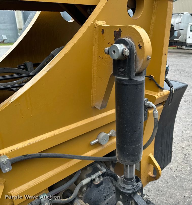 image for item ND9310 2013 Caterpillar TL1055C telehandler