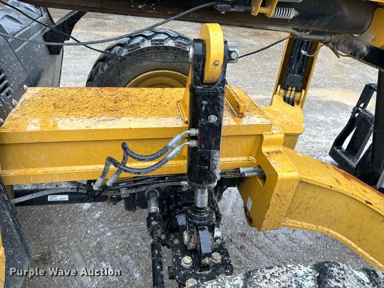image for item ND9310 2013 Caterpillar TL1055C telehandler