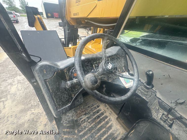 image for item ND9310 2013 Caterpillar TL1055C telehandler