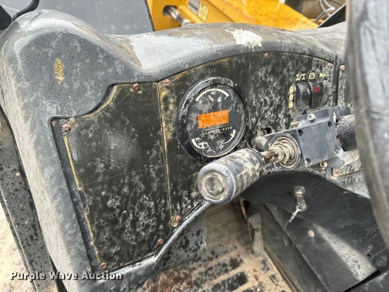 image for item ND9310 2013 Caterpillar TL1055C telehandler