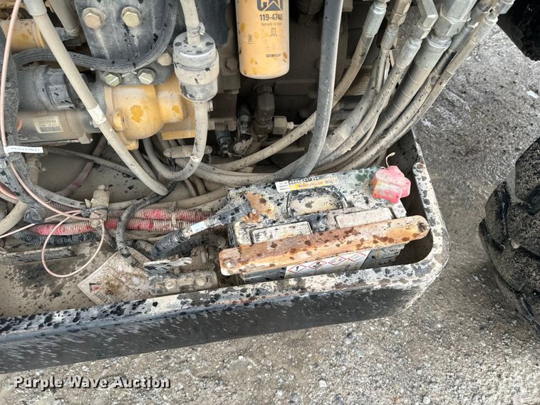 image for item ND9310 2013 Caterpillar TL1055C telehandler