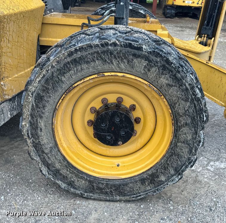 image for item ND9310 2013 Caterpillar TL1055C telehandler