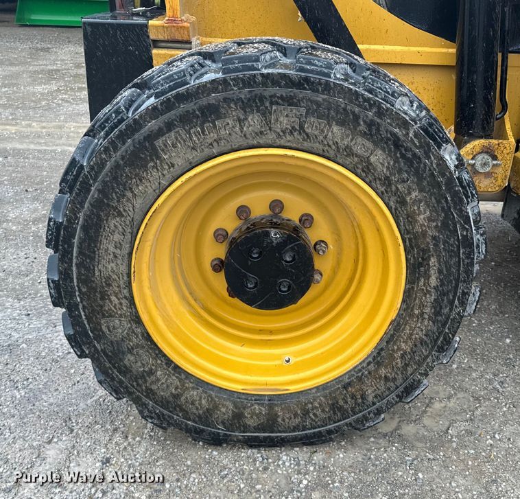 image for item ND9310 2013 Caterpillar TL1055C telehandler