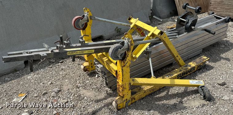 image for item NH9135 Sumner 2020 material Lift