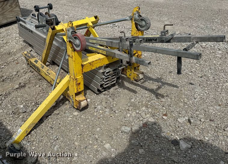 image for item NH9135 Sumner 2020 material Lift