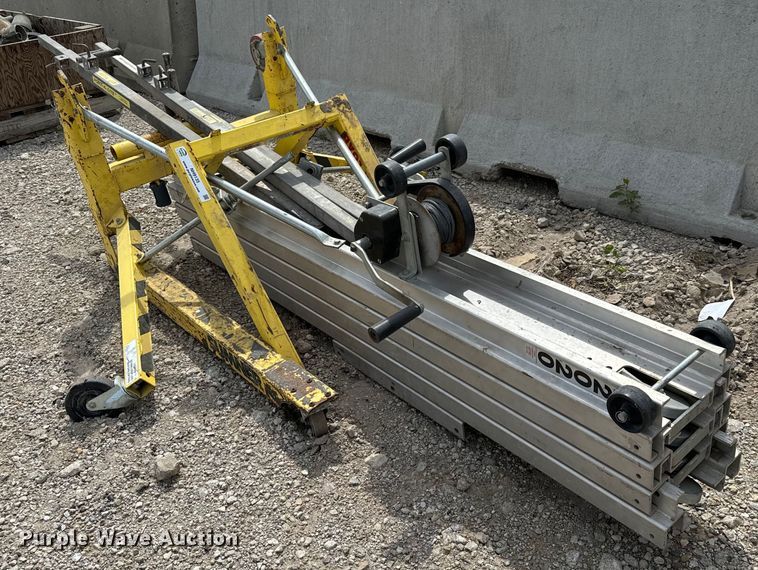 image for item NH9135 Sumner 2020 material Lift