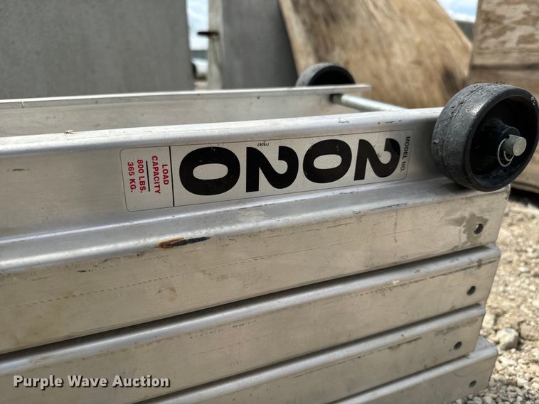 image for item NH9135 Sumner 2020 material Lift