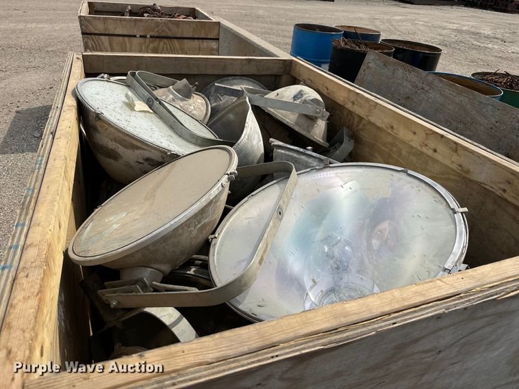 Light fixtures in Wichita, KS Item NH9140 for sale Purple Wave