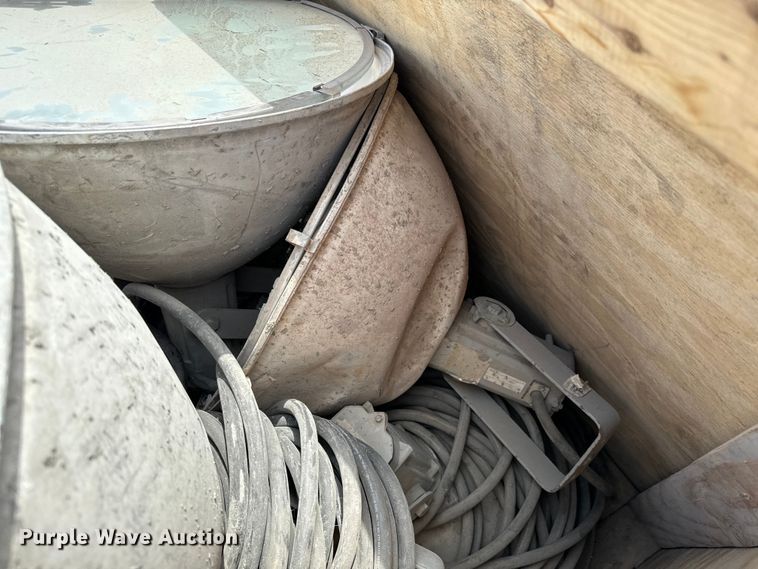 Light fixtures in Wichita, KS Item NH9140 for sale Purple Wave