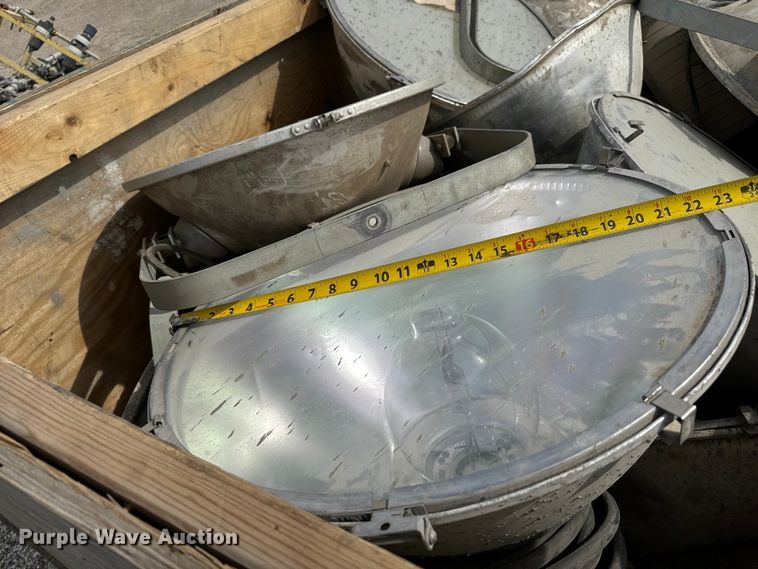 image for item NH9140 Light fixtures 