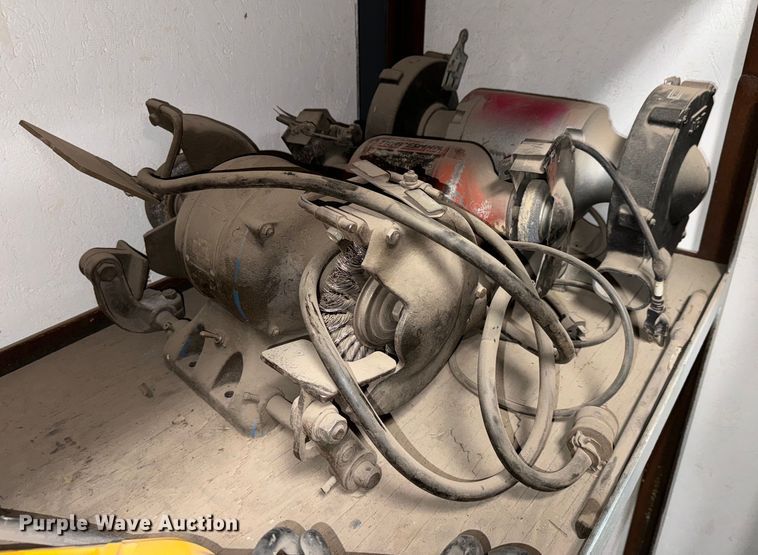 image for item NH9152 Tools