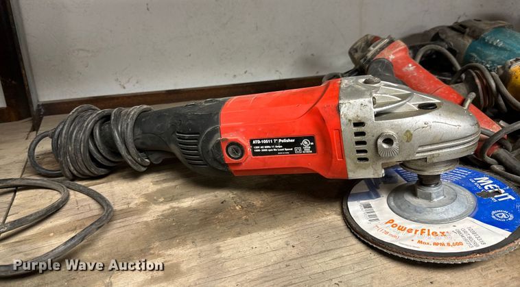 image for item NH9152 Tools