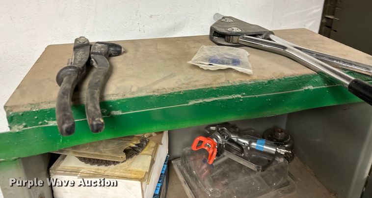 image for item NH9153 Tools