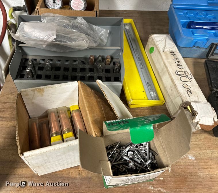 image for item NH9154 Tools