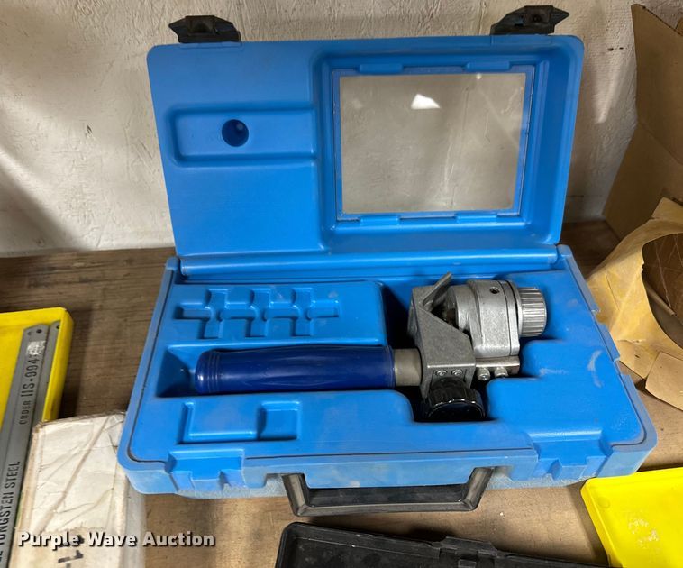 image for item NH9154 Tools