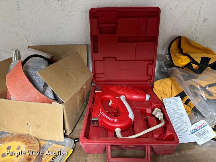 image for item NH9154 Tools