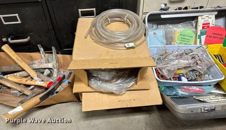 image for item NH9155 Tools