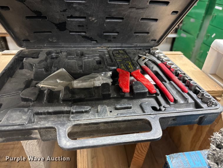 image for item NH9155 Tools