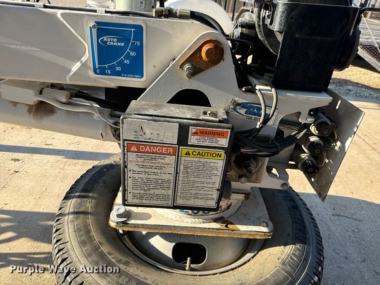 image for item NH9189 Auto Crane 3203 PRX truck mounted crane