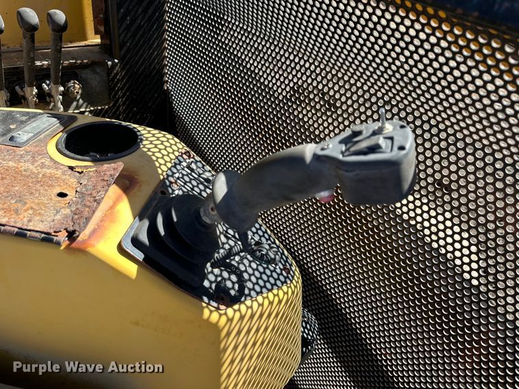 image for item NJ9470 2001 Vermeer D80x120 Navigator  directional boring unit