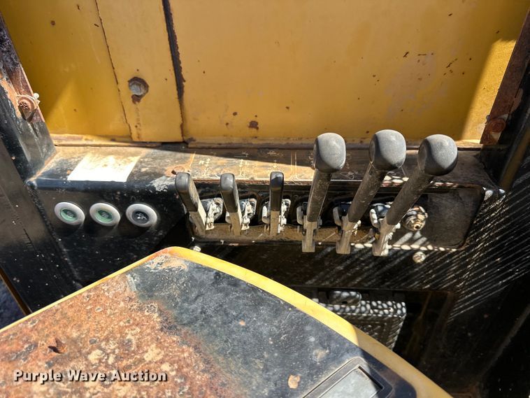 image for item NJ9470 2001 Vermeer D80x120 Navigator  directional boring unit