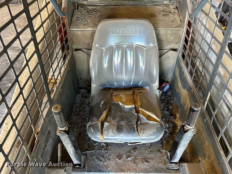 image for item NR9805 2001 Scat Trak 1750D skid steer loader