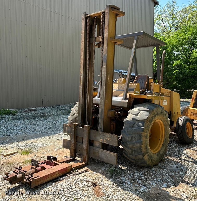 image for item NR9806 1999 Case 586E forklift