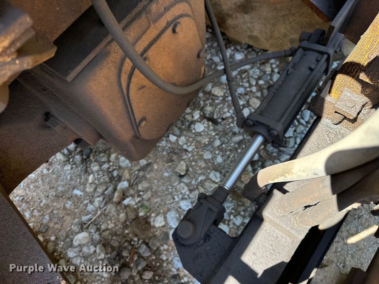 image for item NR9806 1999 Case 586E forklift